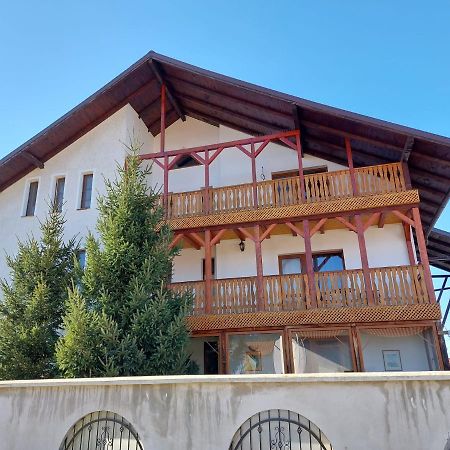 Pensiunea Vera Rîşnov Exteriér fotografie