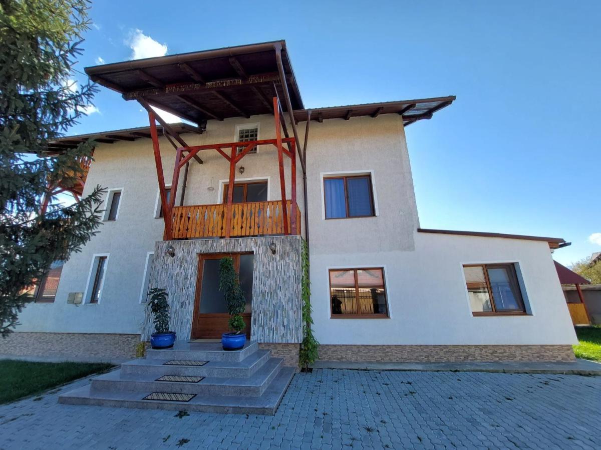 Pensiunea Vera Rîşnov Exteriér fotografie